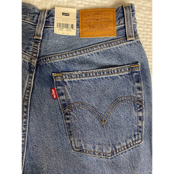 NWT Levi's Premium High Loose Flare Jeans in Take Notes Medium Blue Wash - Picture 9 of 9